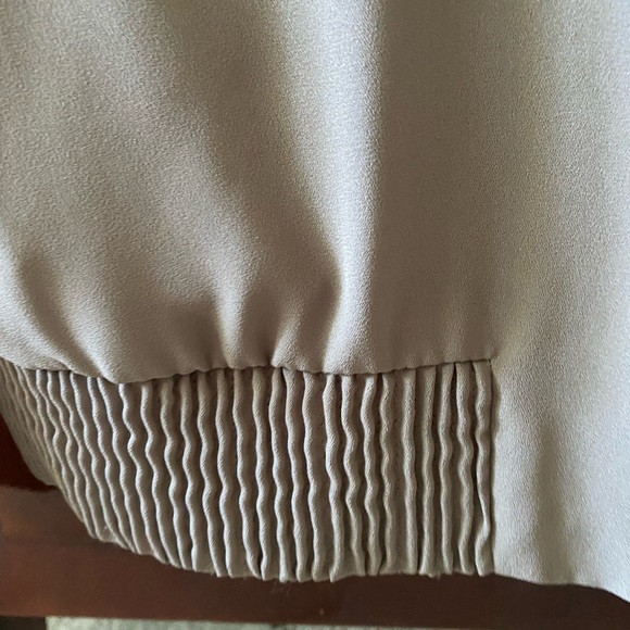 Aritzia zip front bomber jacket - Picture 8 of 9